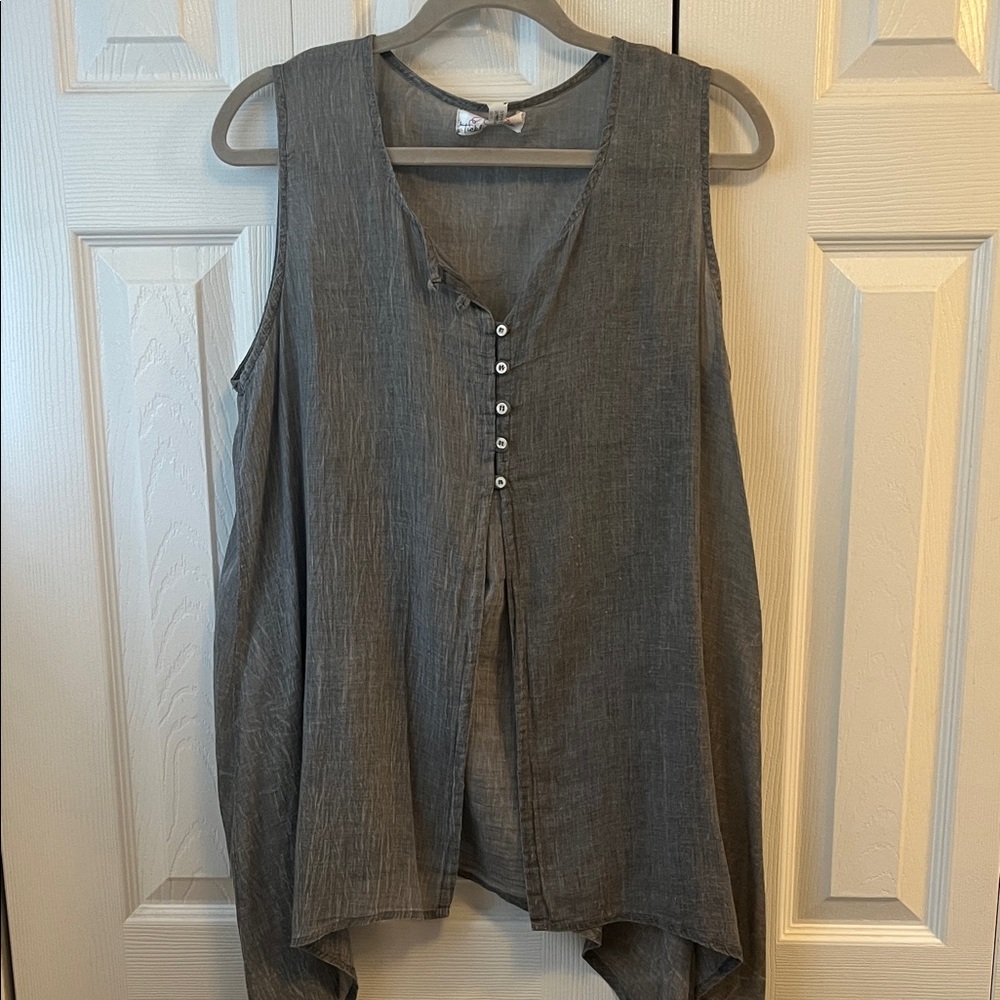 Gray Sleeveless Button-Down Cotton, high-low Top